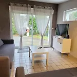 Maison Individuelle En Bord De Mer. *