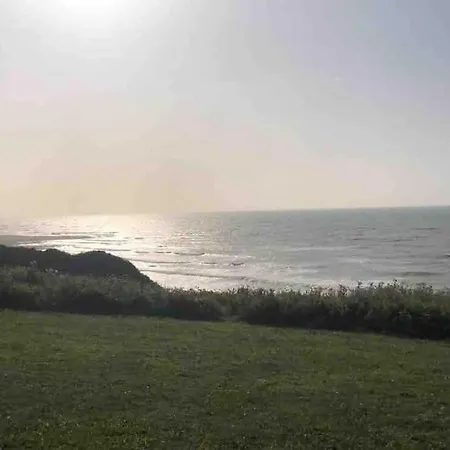 Maison Individuelle En Bord De Mer. * Petit-Caux